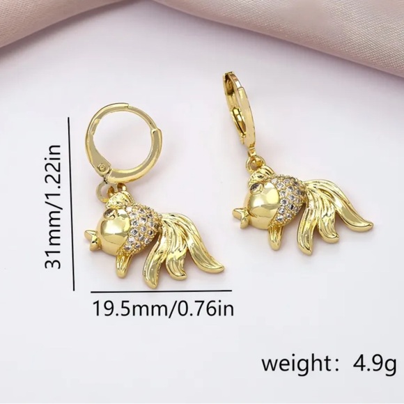 Small Goldfish Dangle Earrings 18k Gold Plated - Picture 2 of 2